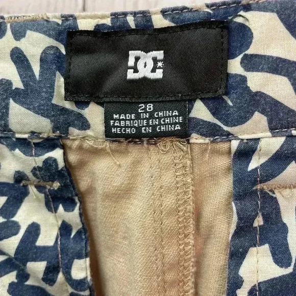 DC Khaki shorts size 28 100% Cotton - Picture 9 of 10
